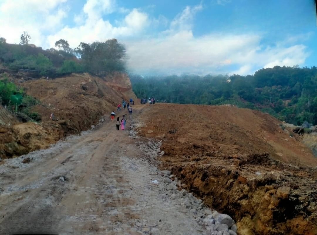 Jalan Malalak-Bukittinggi sudah dapat dilalui kendaraan roda dua dengan pengaturan waktu tertentu.