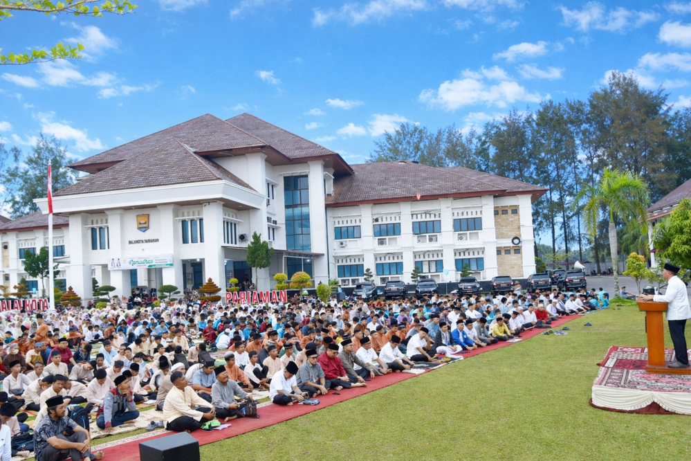 Wali Kota Pariaman Yota Balad launching Pesantren Ramadhan SD-SMP se-Kota Pariaman untuk perkuat nilai keagamaan dan akhlakul karimah siswa.
