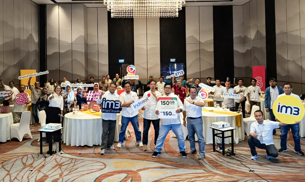 Indosat prediksi trafik Sumatra naik 44% saat mudik 2026, hadirkan paket IM3, Tri, dan HiFi Air. Buka puasa Bersama Indosat di Hotel Santika Padang, Selasa (24/2/2026).