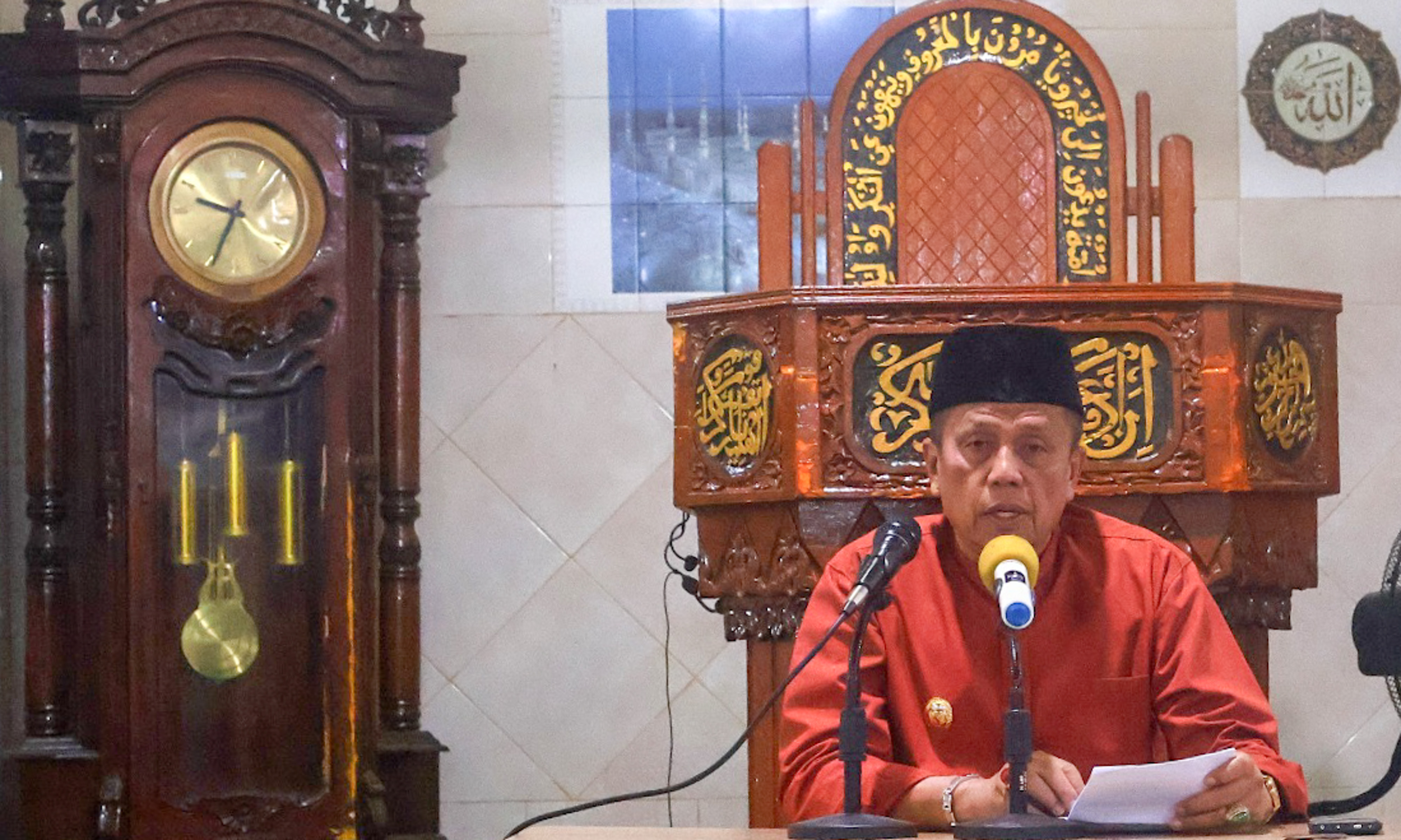 Wakil Wali Kota Payakumbuh Elzadaswarman memimpin Tim II Safari Ramadan Pemko Payakumbuh ke Masjid Ikhlas, Kelurahan Payolansek, Kecamatan Payakumbuh Barat, Selasa (24/02/2026) malam.