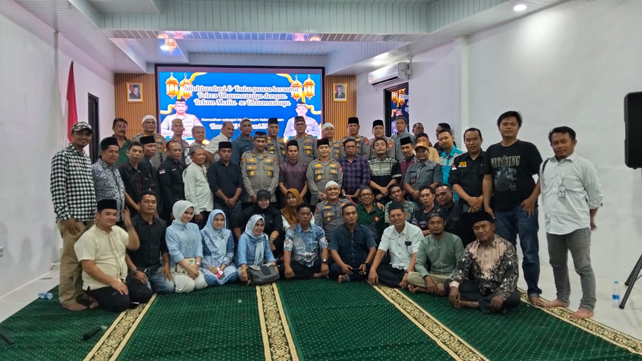 Polres Dharmasraya gelar buka puasa bersama insan pers untuk perkuat sinergi, transparansi informasi, dan kemitraan kamtibmas Ramadhan 2026.