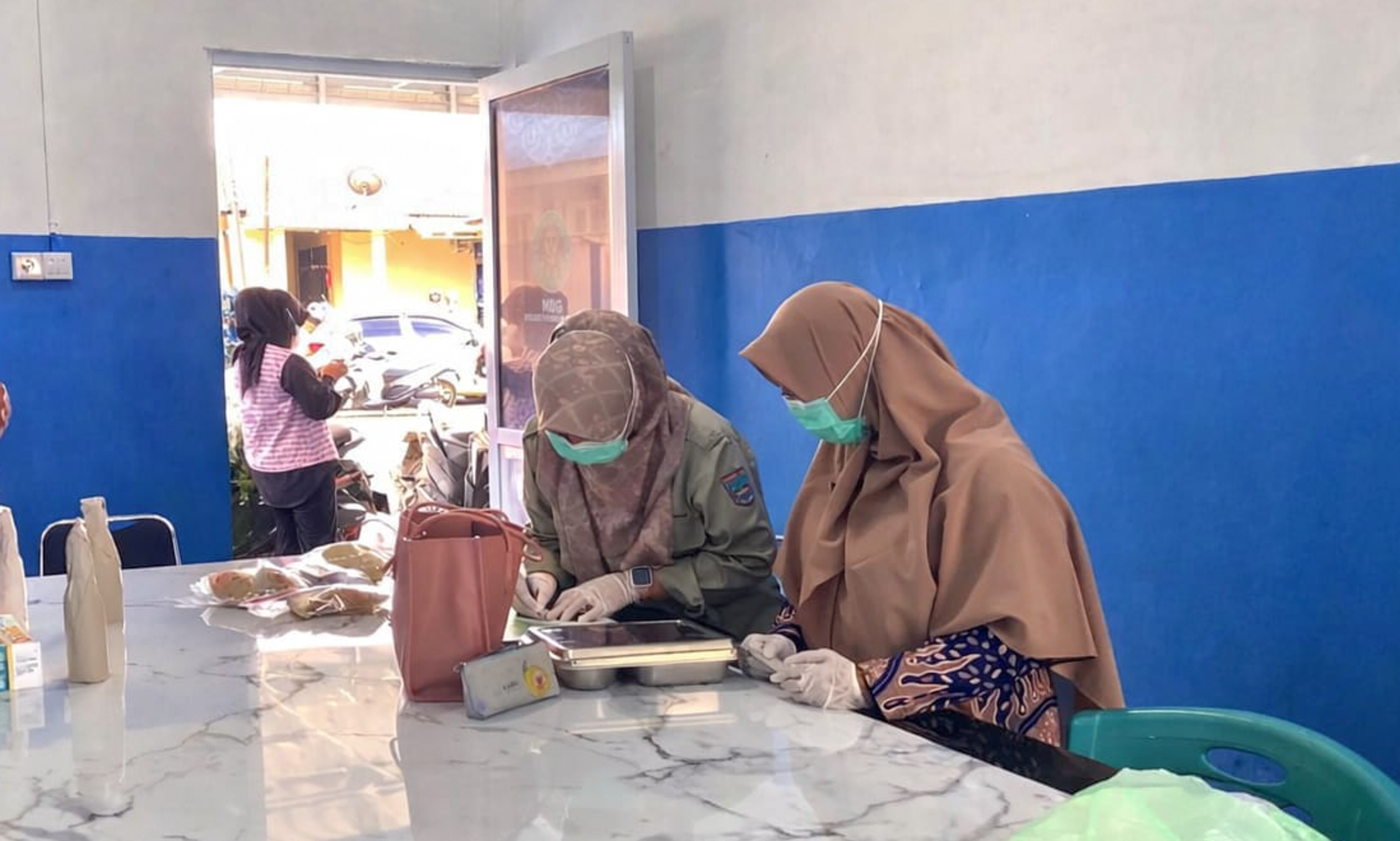 Dinkes Pasbar imbau SPPG selektif memilih penyedia makanan dengan pelaku usaha mikro dengan memastikan usaha tersebut telah memiliki izin resmi dan memenuhi standar kesehatan.