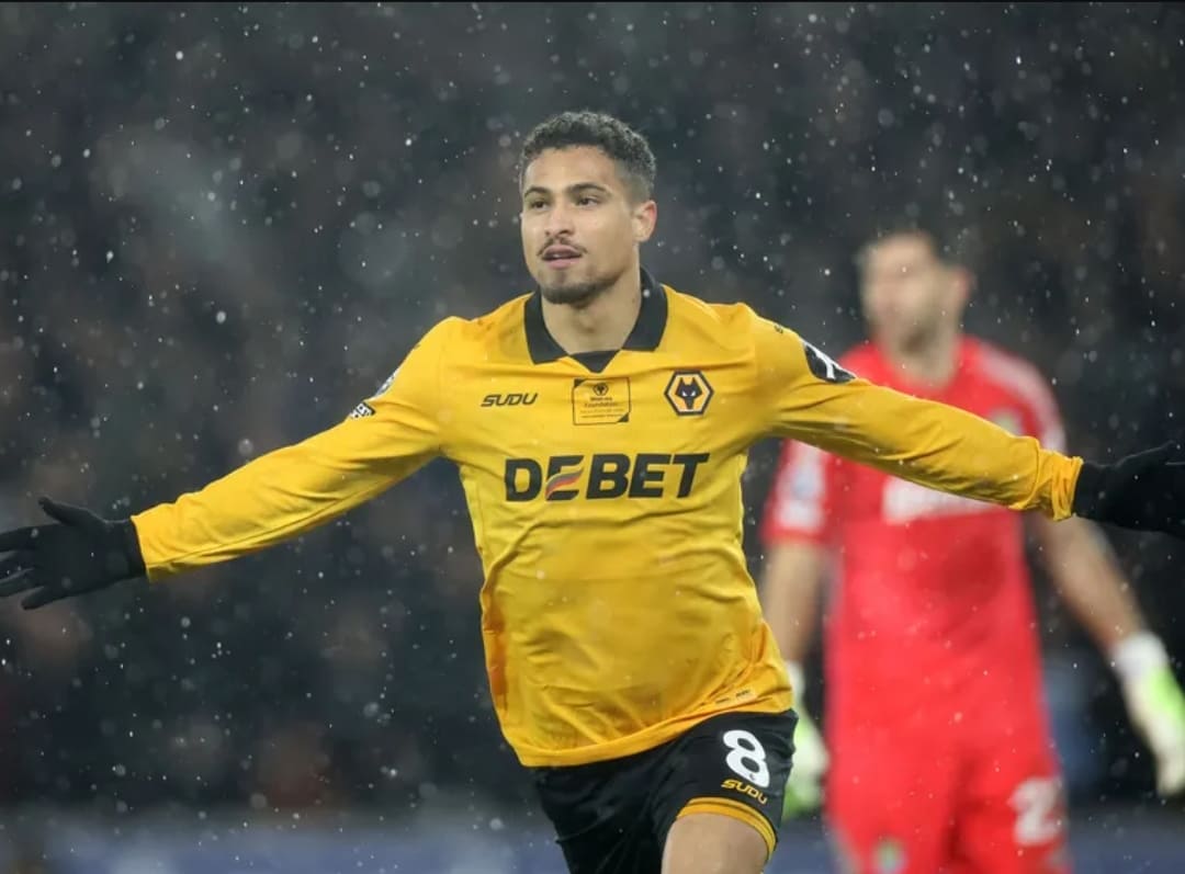 Joao Gomes merayakan gol pembukanya saat laga Wolves vs Aston Villa di Molineux (28/2/2026). (Foto: premierleague.com)
