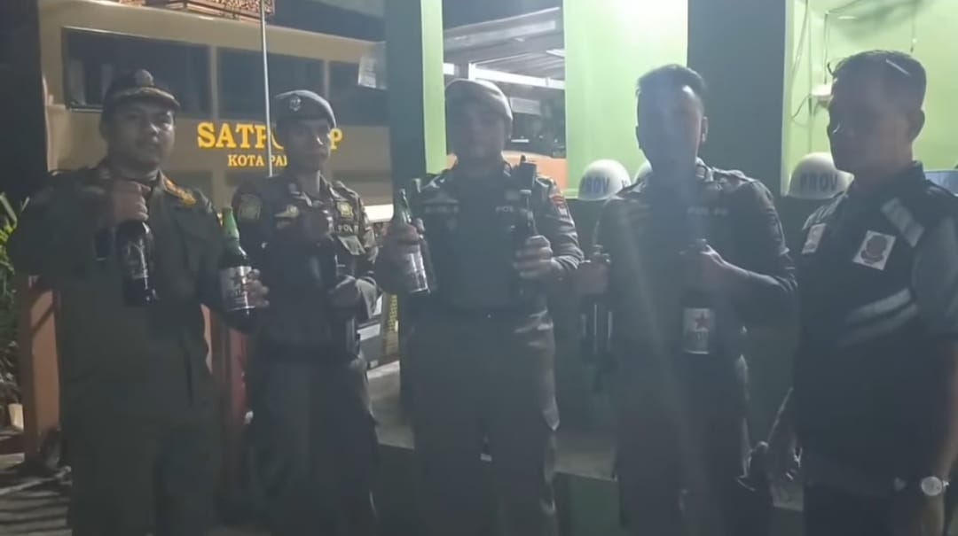 Satpol PP Kota Padang gelar razia tempat hiburan malam dan biliar di bulan Ramadhan, Minggu dini hari (1/3/2026).