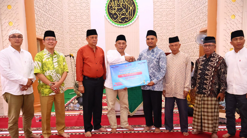 Wako Payakumbuh Zulmaeta pimpin Safari Ramadan ke Masjid Muhsinin, salurkan bantuan Rp10 juta dan pastikan hibah pembangunan.