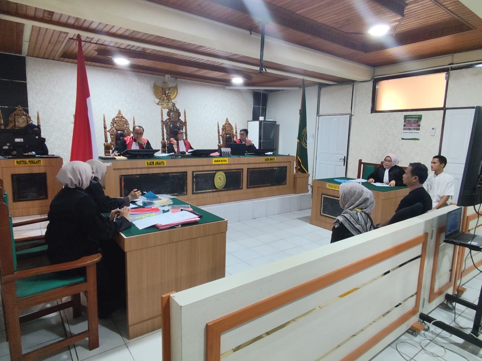 Suasana sidang lanjutan kasus dugaan pembakaran Blok Barat Pusat Pertokoan Pasar Payakumbuh, Senin (2/3). 