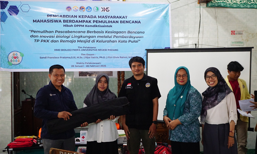 Mahasiswa Biologi UNP tuntaskan program Mahasiswa Berdampak di Koto Pulai, perkuat kesiapsiagaan dan ketahanan warga hadapi bencana.