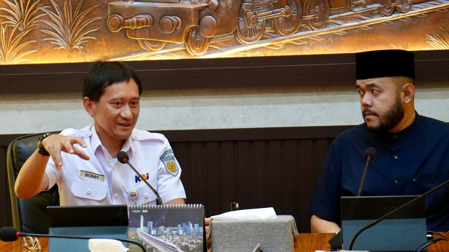 KAI Divre II Sumbar audiensi dengan Wali Kota Padang bahas penataan Kota Tua, aset, KA Bandara, dan keselamatan perlintasan transportasi.