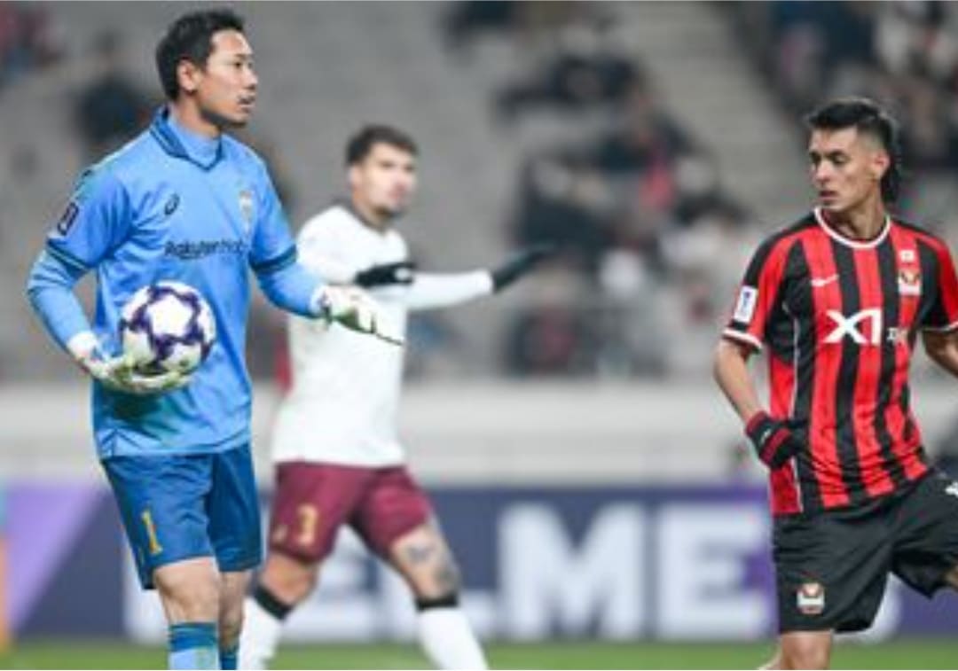 Kiper Vissel Kobe, Daiya Maekawa, melakukan penyelamatan penalti krusial dari Leonardo Ruiz untuk menjaga keunggulan 1-0 atas FC Seoul  AFC Champions League Elite 2025/26.(Foto: AFC)