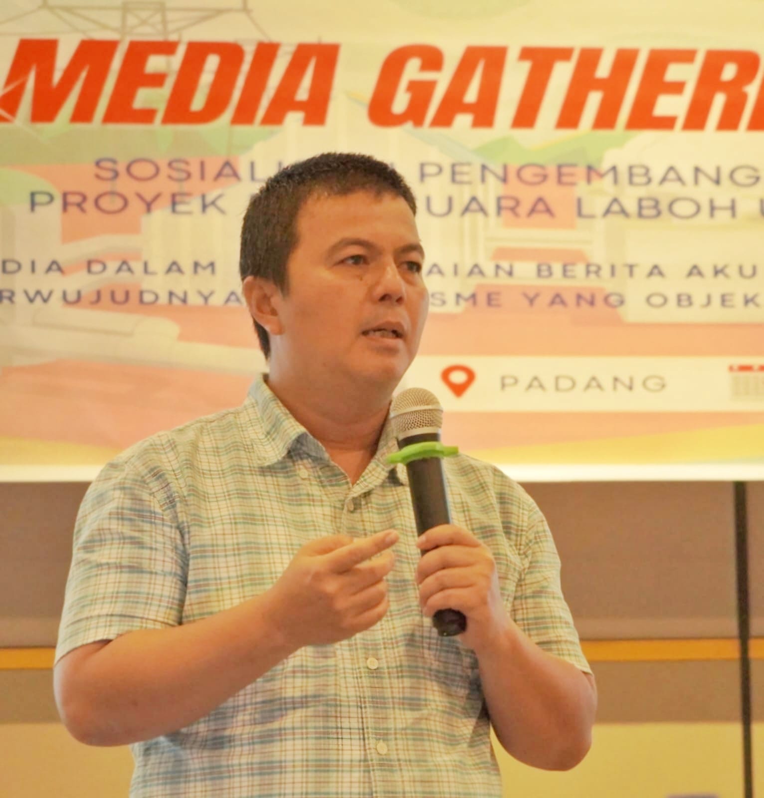 Kepala Disnakertrans Sumbar, Firdaus firman.