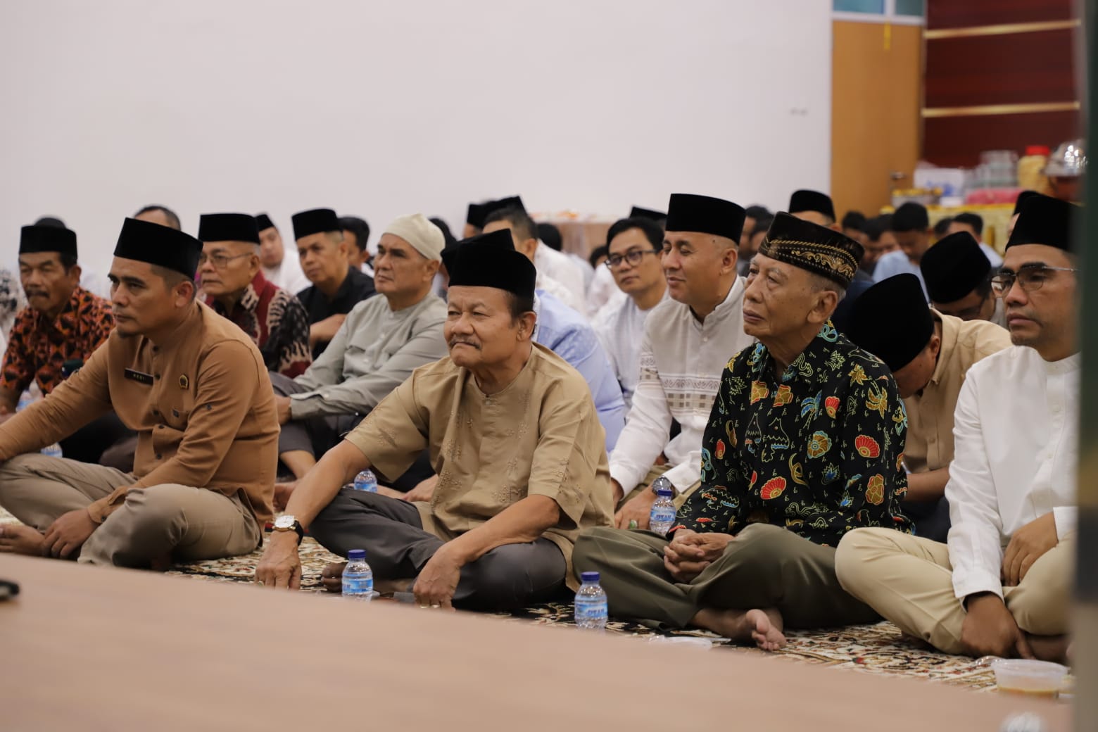 Kanwil BPN Sumbar menggelar buka puasa bersama pegawai dan pensiunan untuk mempererat silaturahmi serta memperkuat komitmen pelayanan pertanahan.