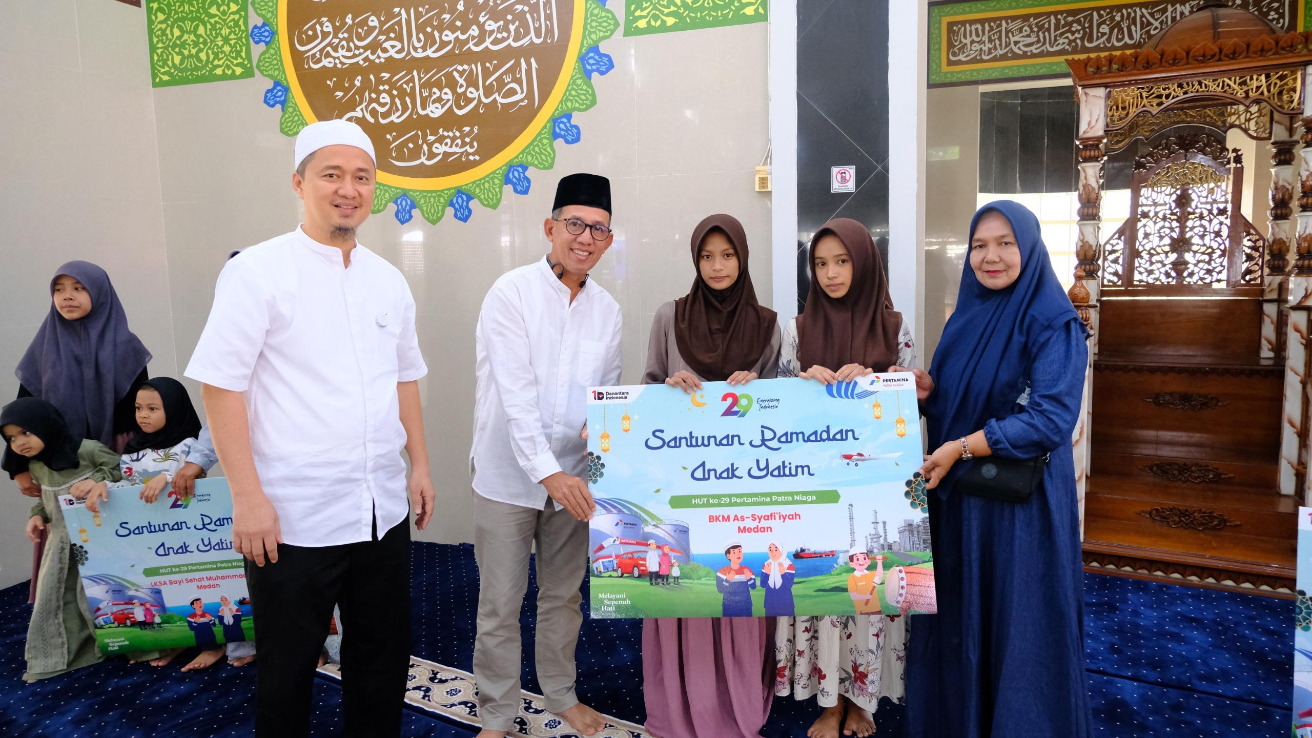 Pertamina Patra Niaga Regional Sumbagut santuni anak yatim dan gelar tausiyah Nuzulul Qur&rsquo;an di Medan dalam rangka Ramadan dan HUT ke-29 perusahaan.