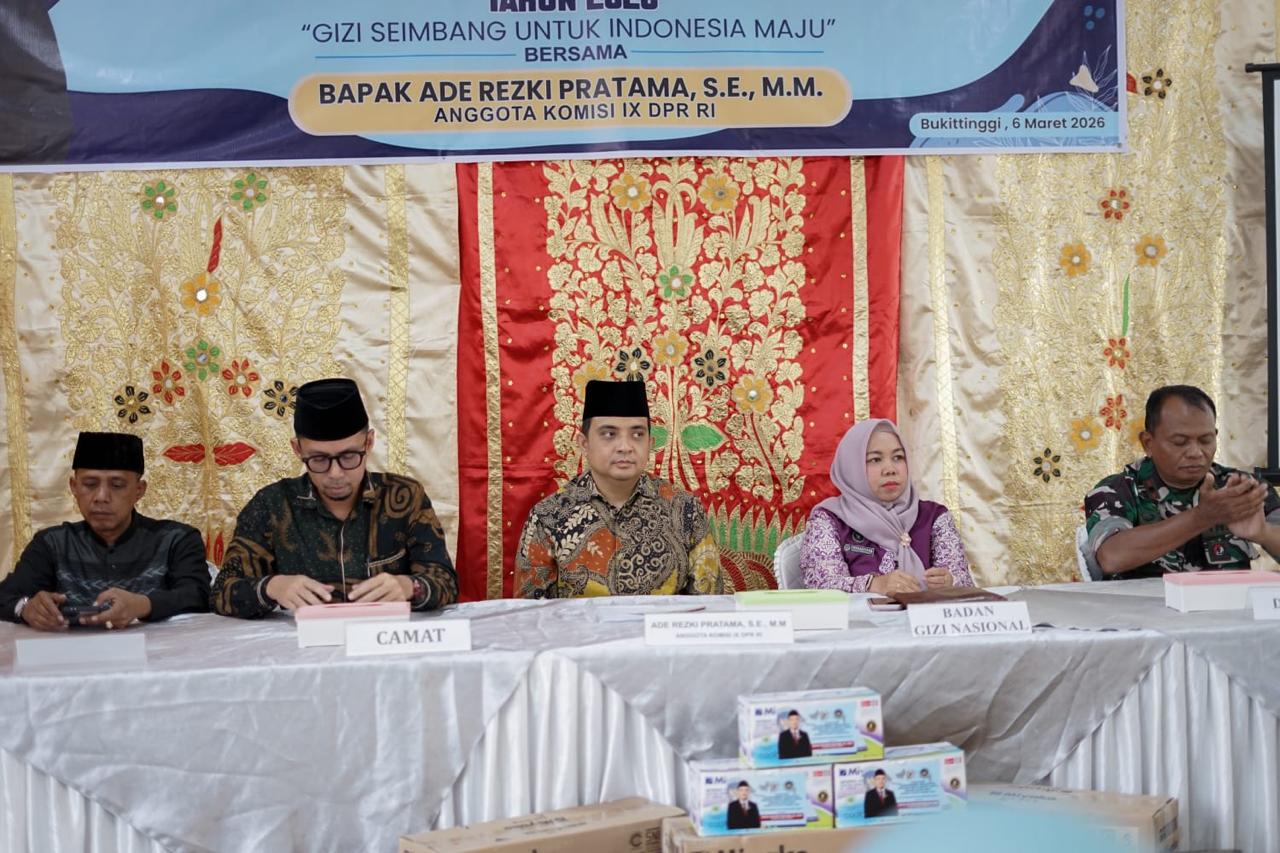 Ade Rizki Pratama sosialisasikan Program Makan Bergizi Gratis di Bukittinggi, menekankan pemerataan gizi anak serta dampak ekonomi bagi masyarakat daerah.