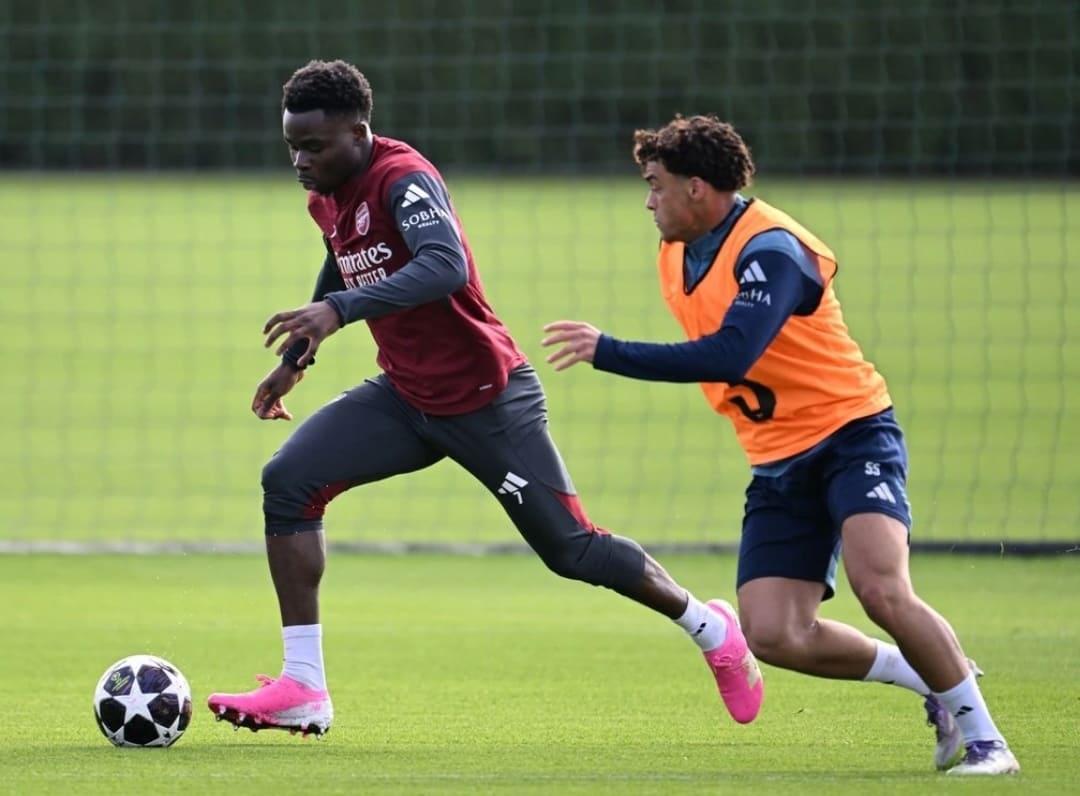 Bukayo Saka saat menjalani sesi latihan jelang pertandingan leg pertama 16 besar Liga Champions melawan Bayer Leverkusen.(Foto: arsenal.com)