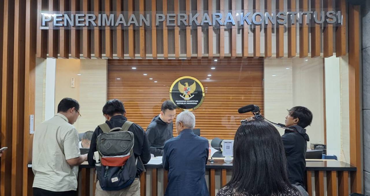 Koalisi MBG Watch ajukan judicial review UU APBN 2026 ke Mahkamah Konstitusi terkait penganggaran Program Makan Bergizi Gratis yang dinilai tidak transparan.