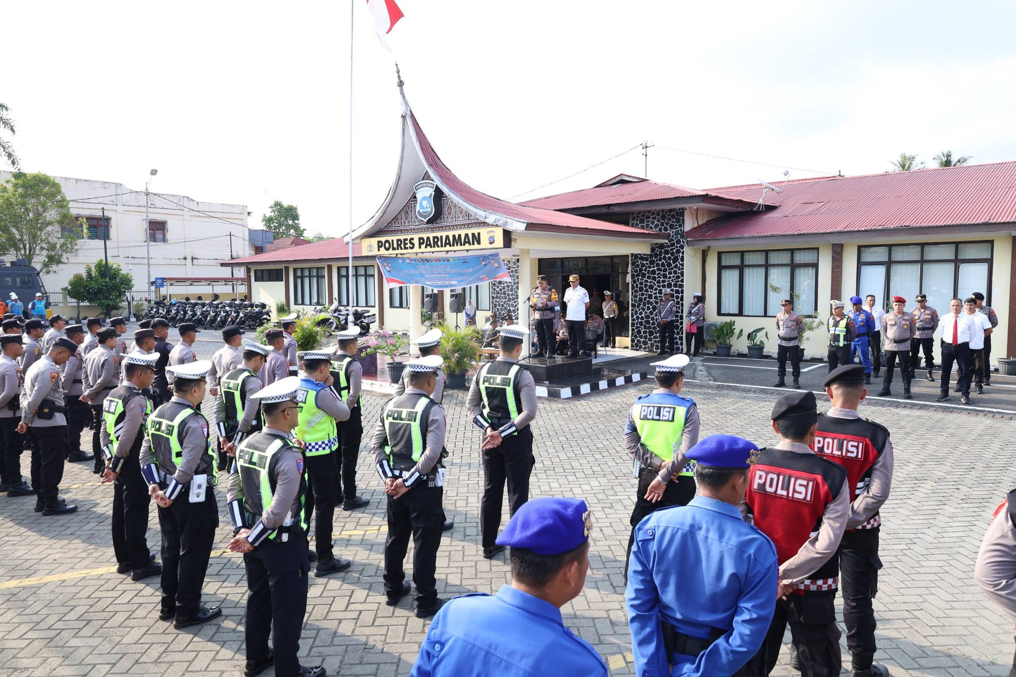 Polres Pariaman menggelar Apel Operasi Ketupat 2026 untuk pengamanan mudik dan Idul Fitri 1447 H. Operasi digelar 13&ndash;25 Maret dengan dukungan personel gabungan.
