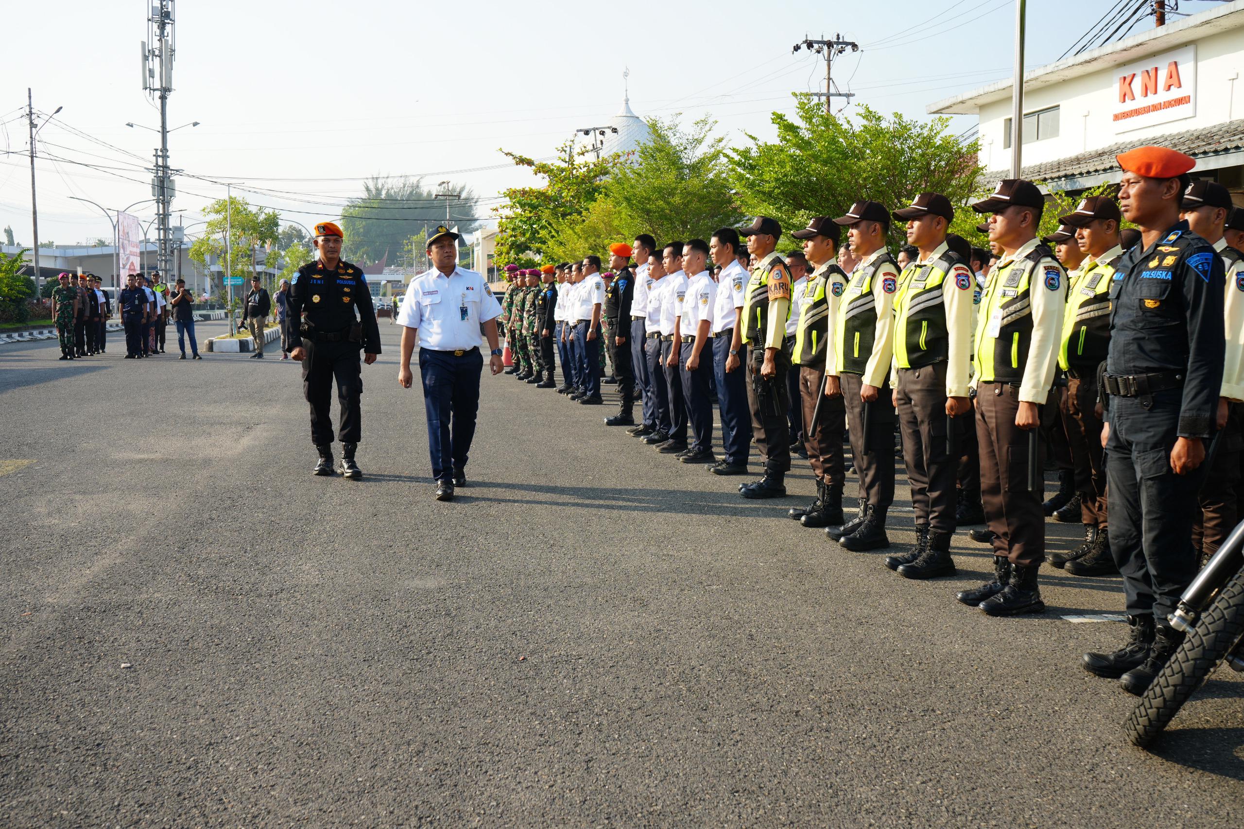 Apel Gelar Pasukan yang dipimpin Kepala Divisi Regional II Sumatera Barat, Muh Tri Setyawan, di Stasiun Padang, Jumat (13/3/2026).