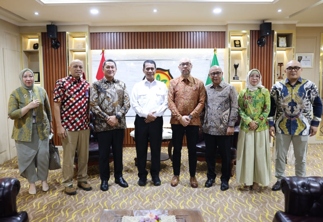 Menteri Pertanian Andi Amran Sulaiman bersama jajaran Inkoppas saat menerima masukan terkait penguatan distribusi pangan di Kantor Pusat Kementerian Pertanian, Jakarta.(Foto: Humas)