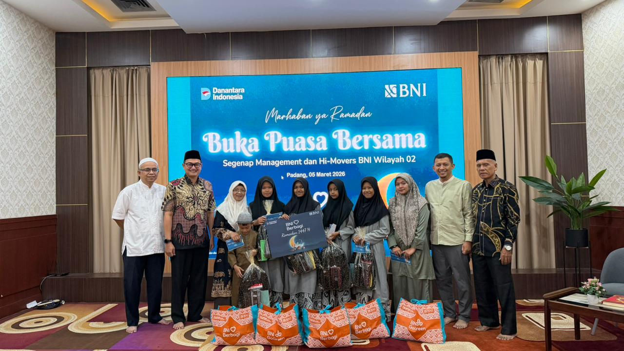 BNI menggelar Safari Ramadan 2026 di Padang dengan santunan anak yatim, pembagian sembako, tausiyah, dan buka puasa bersama sebagai bagian dari program sosial nasional.