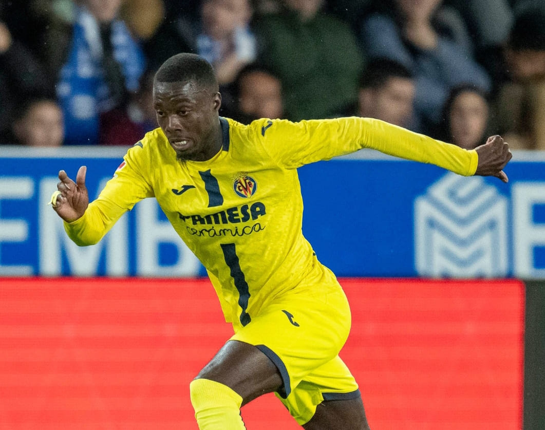Nicolas P&eacute;p&eacute; mencetak gol penyeimbang bagi Villarreal CF dari assist Santi Comesa&ntilde;a pada menit akhir laga melawan Deportivo Alav&eacute;s.Foto: X @VillarrealCF)