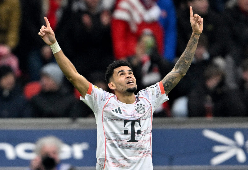 Luis Diaz mencetak gol penyama kedudukan Bayern Munich sebelum akhirnya dikartu merah saat laga Bundesliga melawan Bayer Leverkusen yang berakhir 1-1.(Foto: x.com/FCBayernEN)