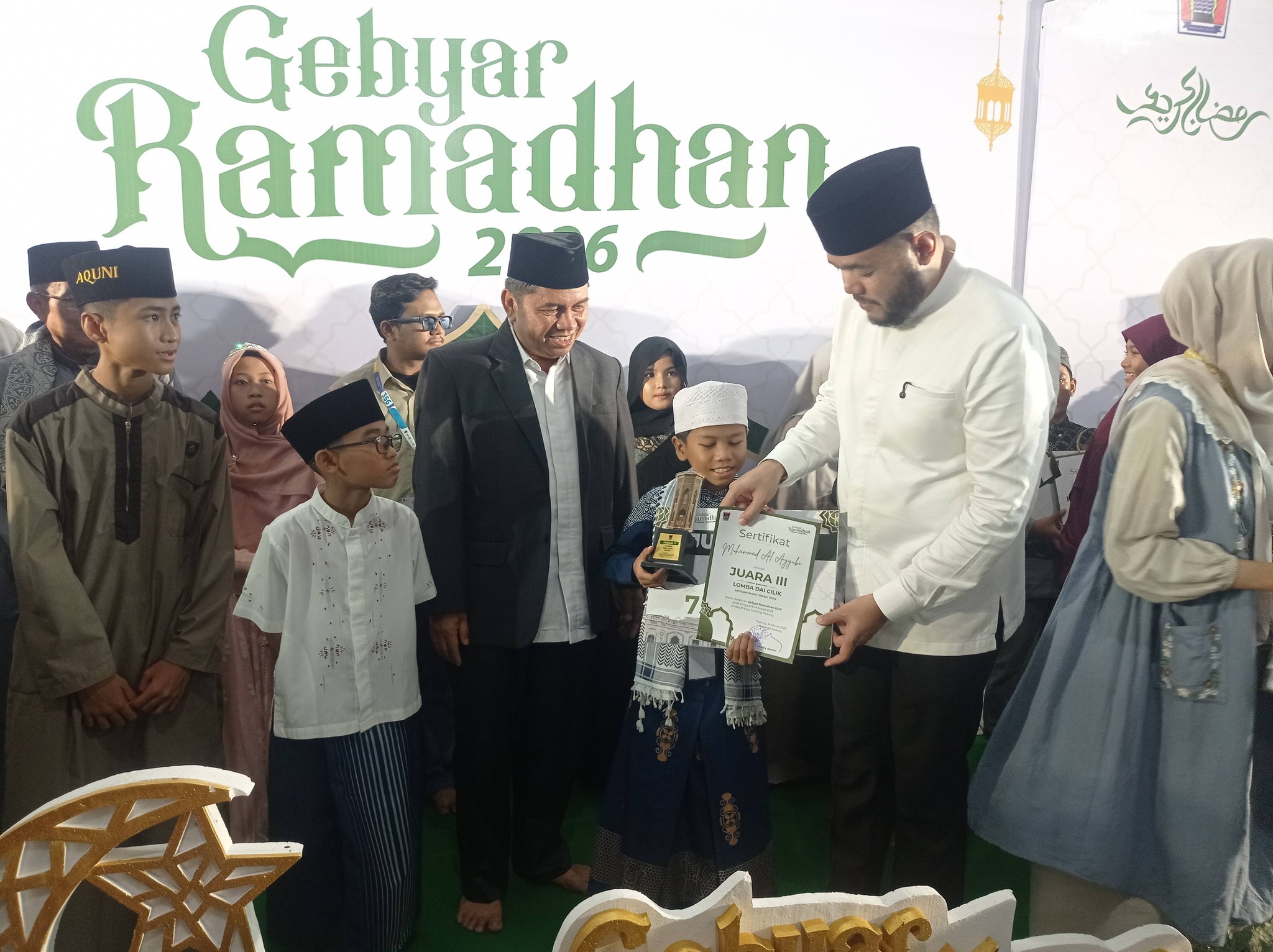 Wali Kota Padang Fadly Amran dorong masjid menjadi inkubator kreativitas remaja melalui program Remaja Masjid Reborn dan digitalisasi Subuh Mubarokah.
