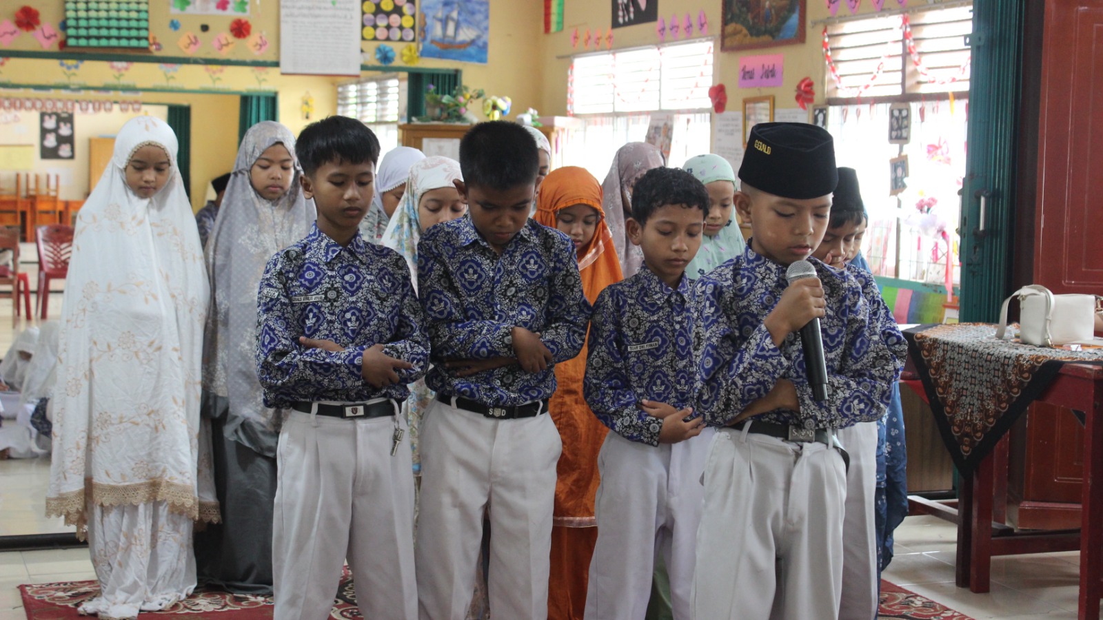 Inisiatif Zakat Indonesia (IZI) bersama MFoundation menggelar kegiatan Pesantren Ramadhan di Koto Kaciak, Kecamatan Tanjung Raya, Kabupaten Agam, Provinsi Sumatera Barat, pada Sabtu (14/3/2026).
