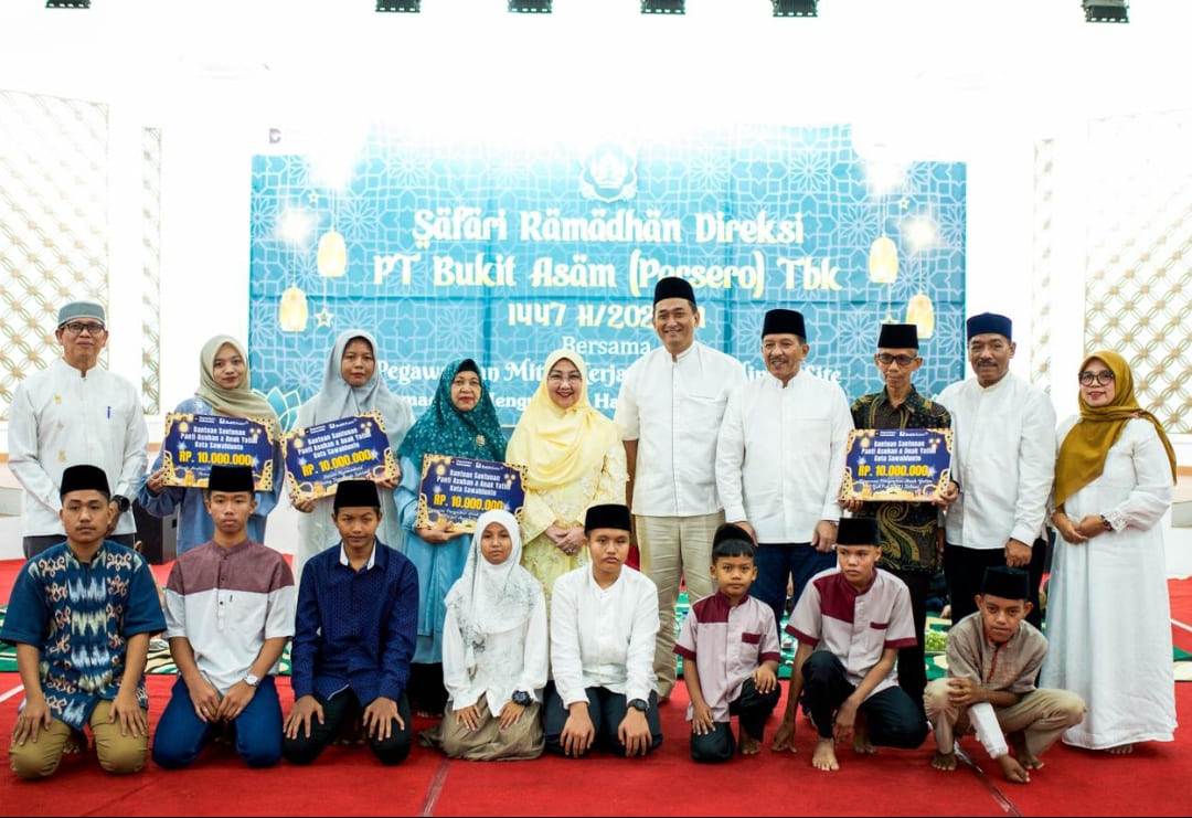 Safari Ramadhan 1447 H PT Bukit Asam (PTBA) di salah satu unit operasional perusahaan, sebagai wujud kepedulian sosial dan penguatan silaturahmi dengan masyarakat.(Foto: Corcom)
