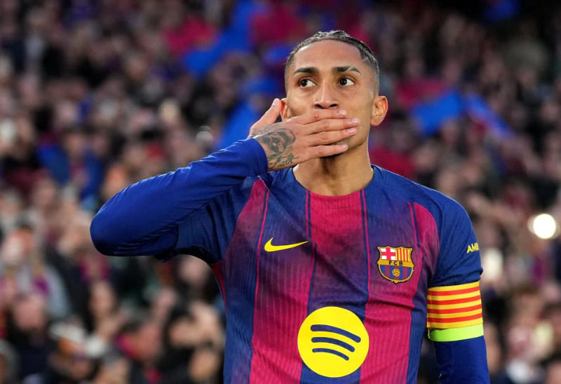 Raphinha mencetak gol pembuka pada menit ke-6 untuk FC Barcelona saat menghadapi Newcastle United di laga leg 2 babak 16 besar Liga Champions 2025-2026..(Foto: UEFA.com)