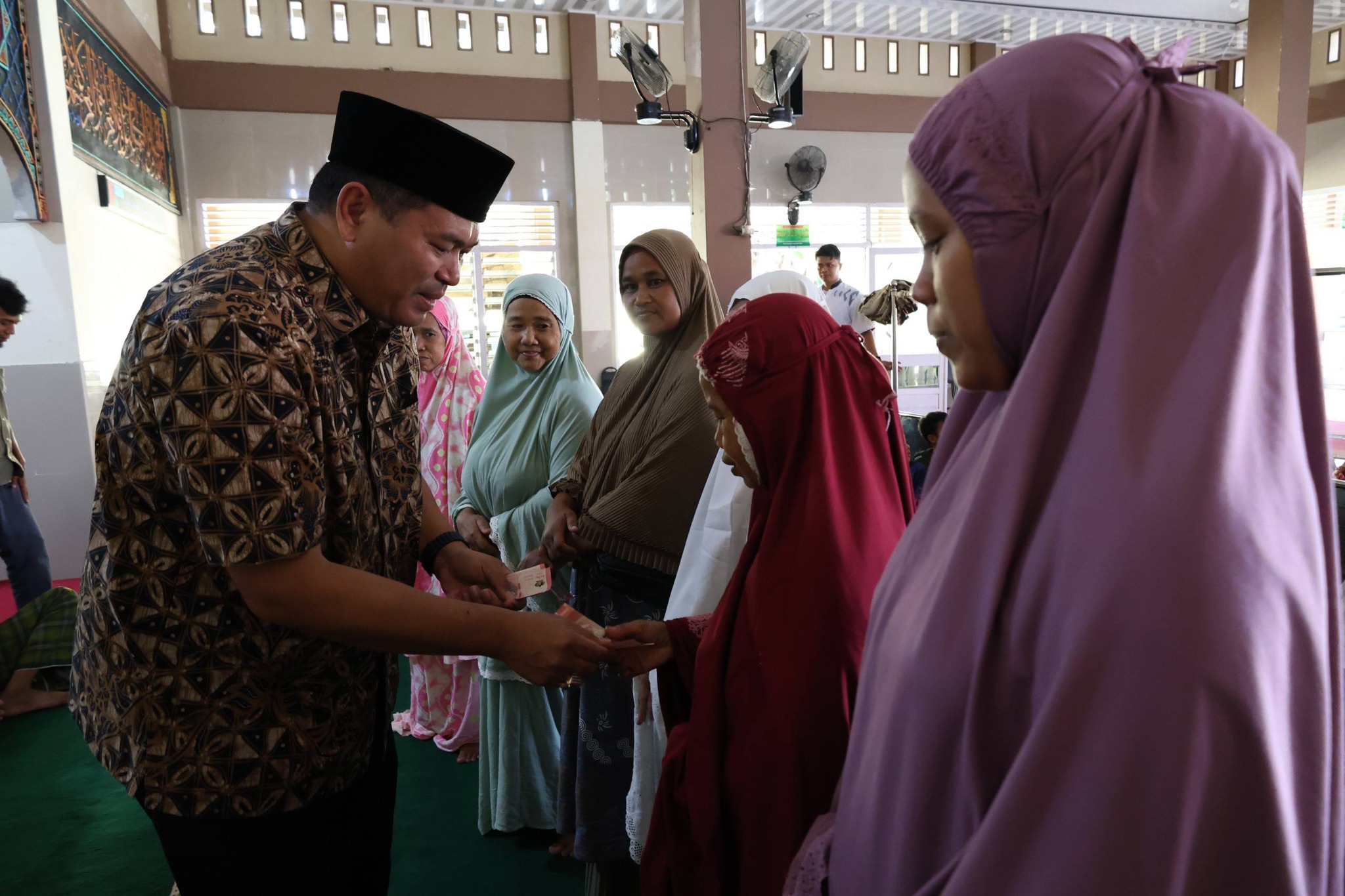 Wali Kota Pariaman Yota Balad memimpin Safari Ramadan di Masjid Taqwa Desa Bato, Rabu (18/3/2026). 