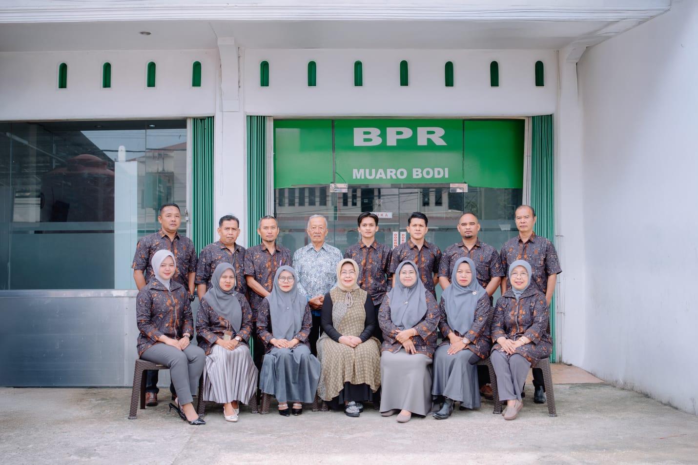 Kinerja PT BPR Muaro Bodi 2025 melonjak, aset tumbuh 47,48 persen dan laba naik 34,65 persen didorong kredit, dana, dan efisiensi operasional.