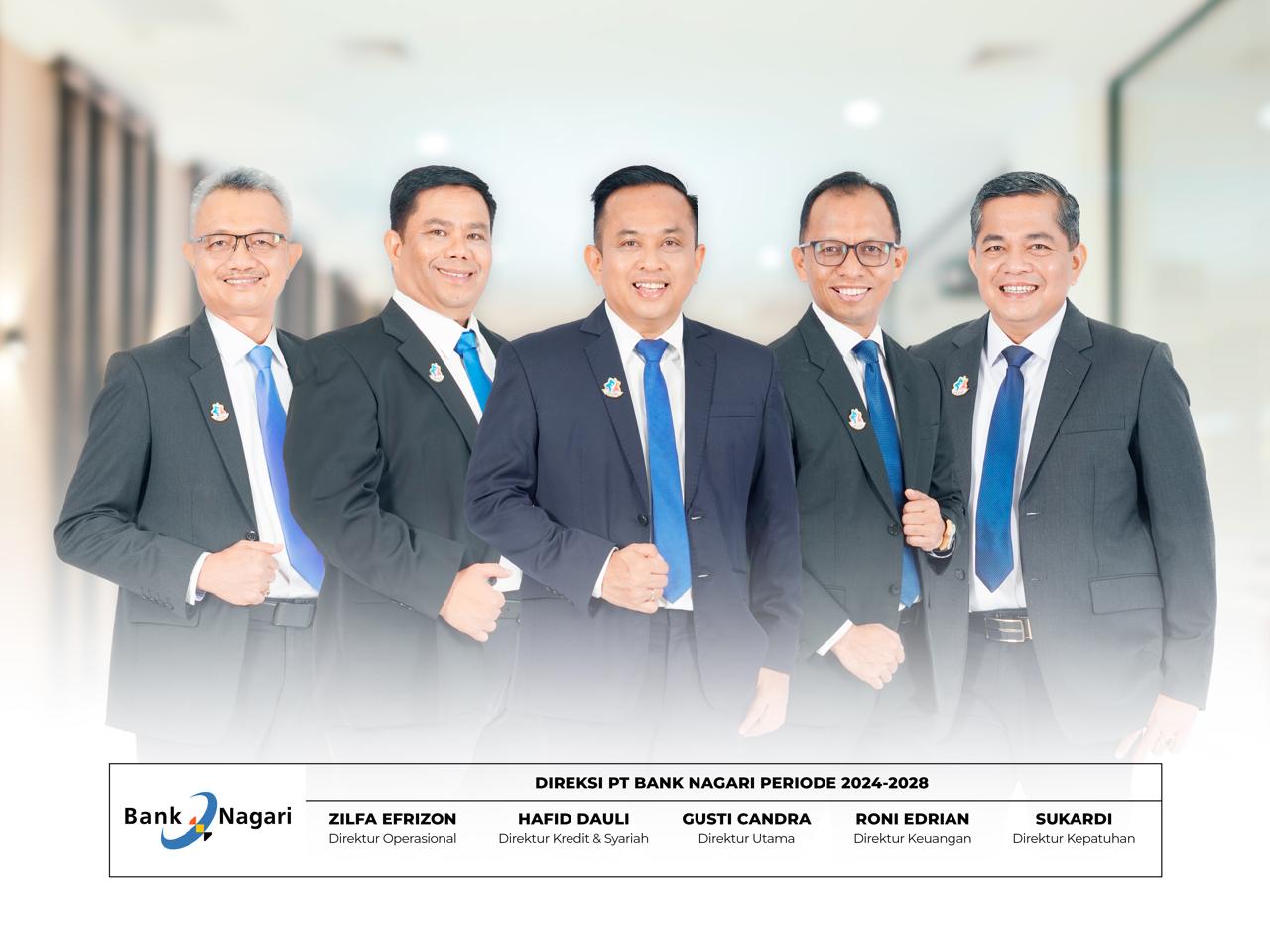 (KI-KA) Direktur Operasional, Zilfa Efrizon, Direktur Kredit dan Syariah, Hafid Dauli, Direktur Utama, Gusti Candra, Direktur Keuangan, Roni Edrian, dan Direktur Kepatuhan, Sukardi.