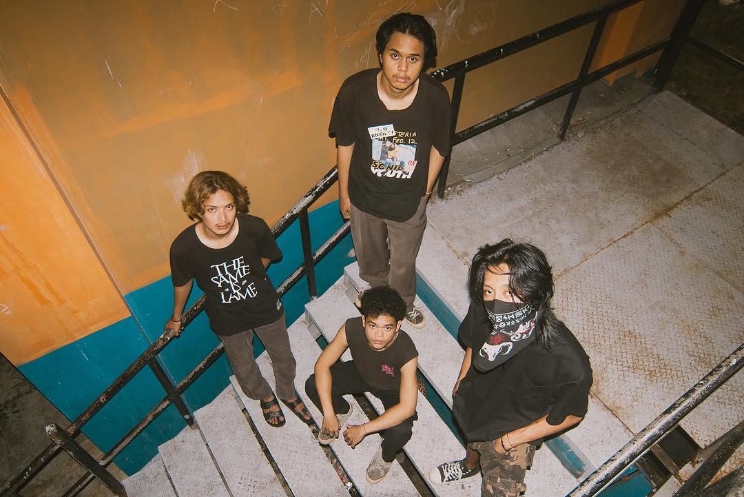 Loco Da Costa merupakan band bergenre surf rock yang tetap eksis berkarya di Sumatera Barat.