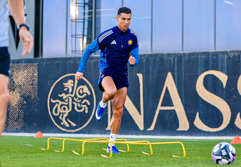 Kapten Portugal Cristiano Ronaldo sedang menjalani fase pemulihan akhir akibat cedera otot paha di Al Nassr, yang membuatnya absen dalam laga uji coba melawan Meksiko.(Foto: X @cristiano)