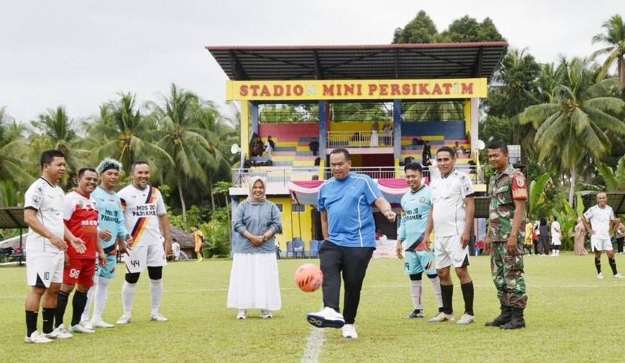 Wali Kota Pariaman buka Laga MOS 20 Nasional di Stadion Persikatim. Ajang silaturahmi perantau Minang ini didorong jadi event sport tourism tahunan.