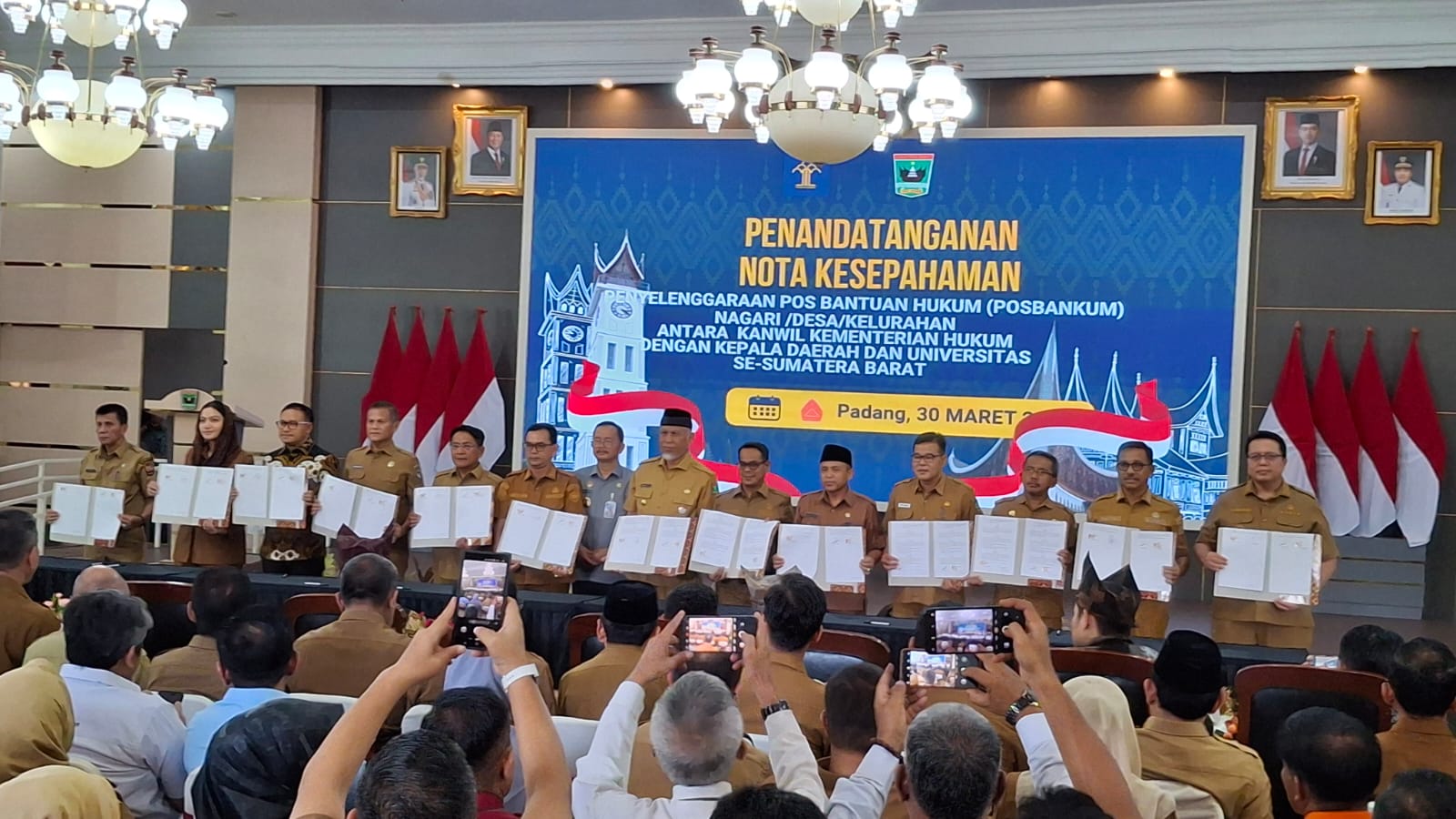 Kemenkum resmikan 83.930 Posbankum di Indonesia, Sumbar capai 100 persen dengan 1.265 pos untuk tingkatkan akses keadilan masyarakat.