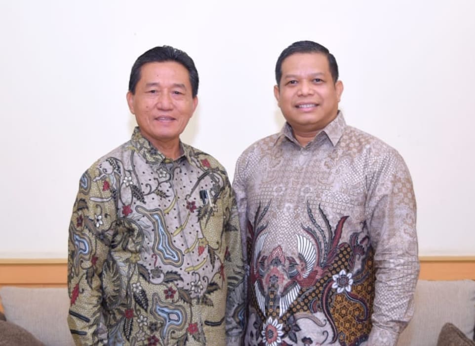 Direktur Utama PT BPR LPN Sungai Rumbai, H. Parman, SE.MM, bersama Direktur Riko Vatri, SE.MM.(Foto: IST)