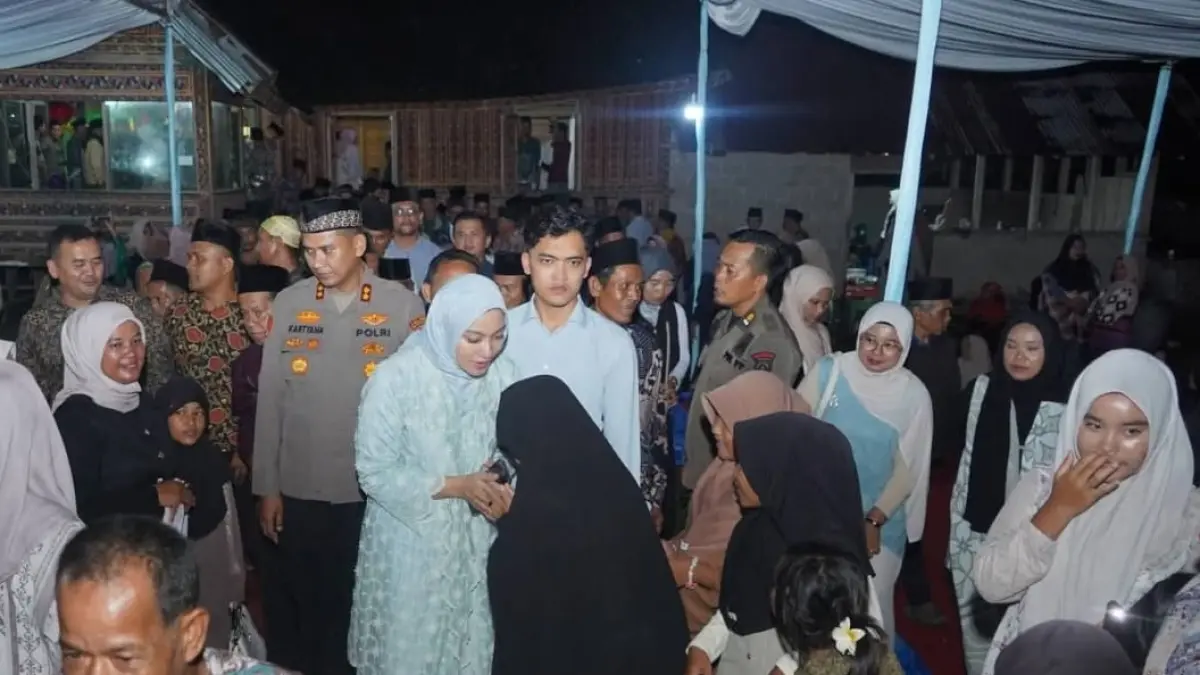 Bupati Dharmasraya, Annisa Suci Ramadhani, hadiri halal bihalal Idulfitri 1447 Hijriah di Rumah Gadang Suku Panai, Nagari Koto Nan IV Dibawah, Kecamatan Sembilan Koto. 