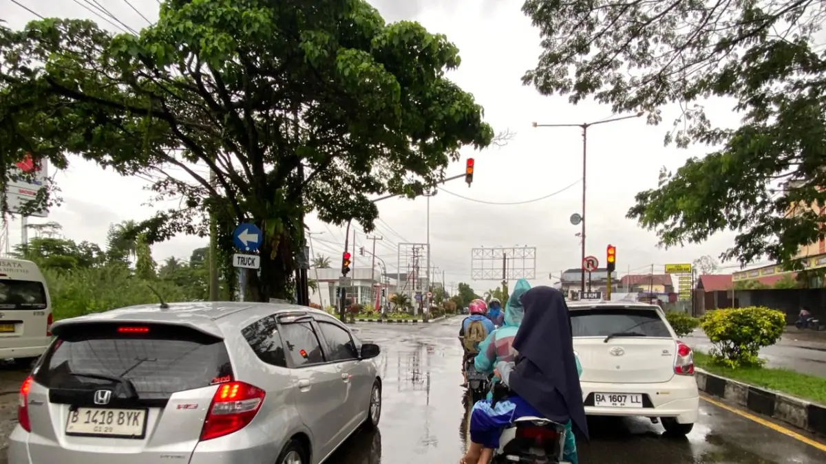 Hujan dengan intensitas ringan hingga sedang mengguyur wilayah Kota Payakumbuh dan sebagian Kabupaten Limapuluh Kota sejak Selasa pagi (1/4/2026). (SY RIDWAN/PADEK)