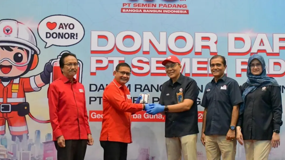 Donor darah PT Semen Padang kumpulkan 369 kantong darah, partisipasi tinggi karyawan dan masyarakat, dukung kebutuhan stok darah fasilitas kesehatan.