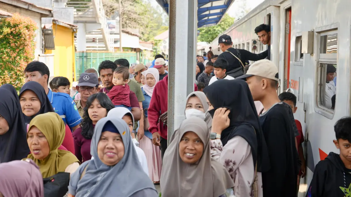 Penumpang KA lokal Sumbar naik 11% saat Angkutan Lebaran 2026, didominasi Stasiun Padang dan lonjakan pengguna KA Pariaman Ekspres.
