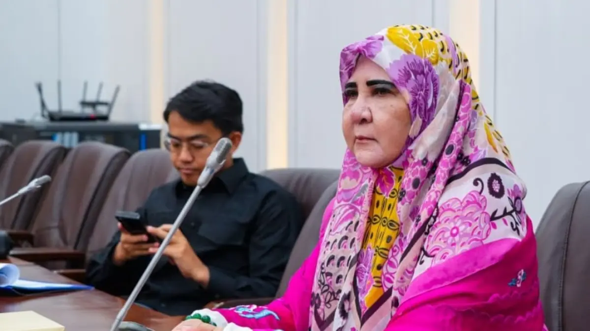 Anggota Komisi VI DPR RI, Hj. Nevi Zuairina, saat menyampaikan pandangan dalam Rapat Dengar Pendapat dengan ID FOOD di Gedung Nusantara I.(Foto: Tim NZ)