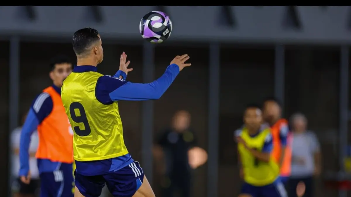 Cristiano Ronaldo menjalani sesi latihan bersama Al-Nassr dan menuliskan caption “Getting ready” di akun media sosialnya.(Foto: X @cristiano)