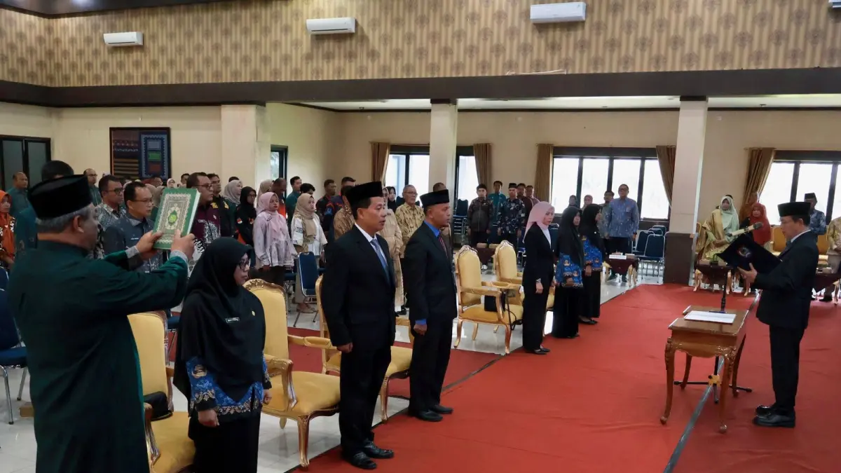 Wali Kota Payakumbuh melantik pejabat baru, termasuk kepala BPBD dan Direktur Perumda Tirta Sago. Berikut daftar lengkap pejabat yang dilantik, Kamis (2/4/2026).