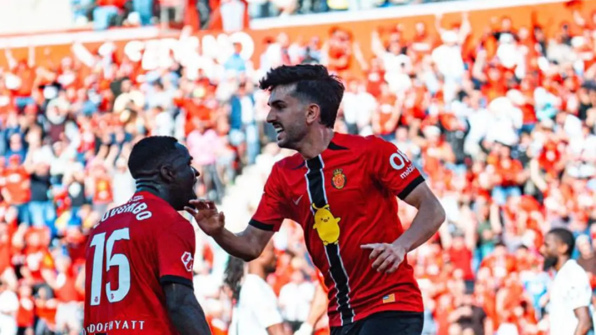 Manu Morlanes merayakan golnya ke gawang Real Madrid pada menit ke-42, membawa Mallorca unggul 1-0 di babak pertama.(Foto: X @RCD_Mallorca)