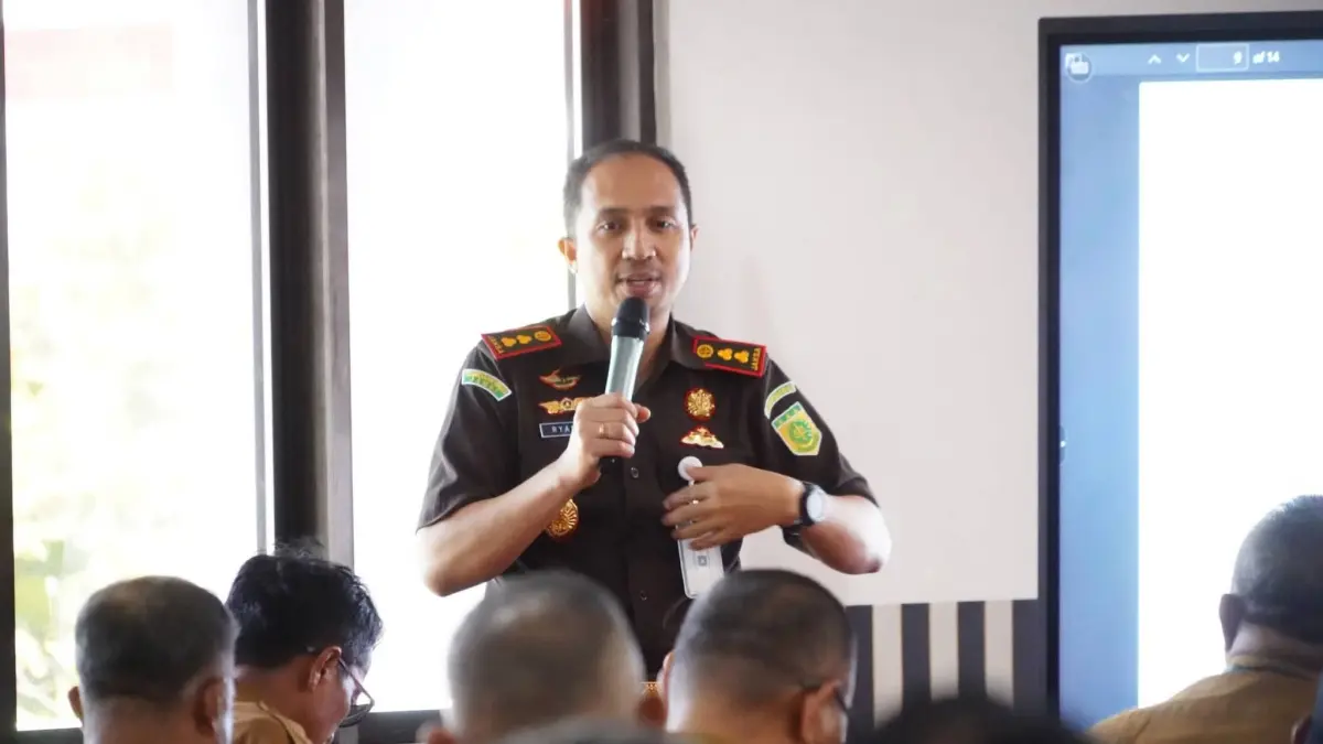 MATERI: Kajari Tanahdatar Ryan Palasi memberikan materi dalam Retreat Wali Nagari se-Tanahdatar di Kampus IPDN
Baso pada Selasa (7/4).(DOK PROKOPIM TANAHDATAR)