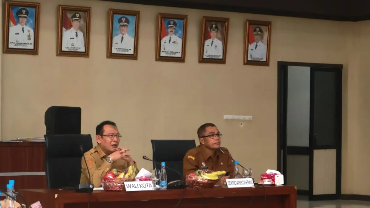 Wali Kota Payakumbuh evaluasi kinerja OPD Triwulan I 2026, fokus layanan publik, OPD diberi tenggat 30 hari perbaikan.