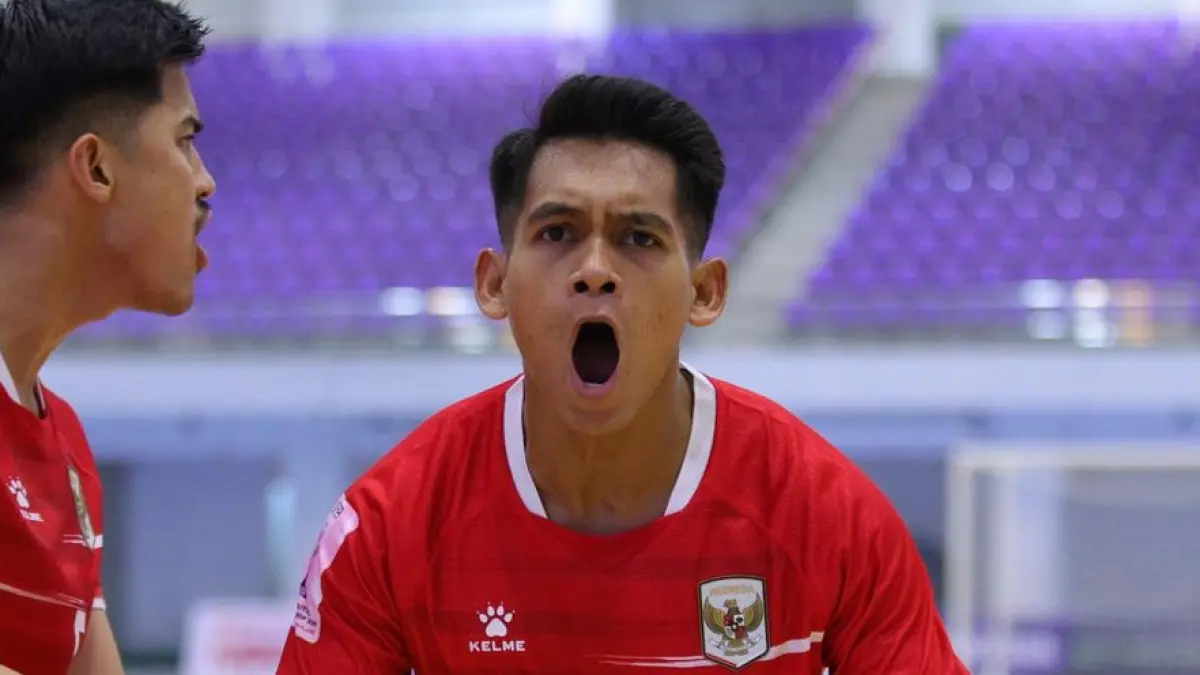 KE SEMIFINAL: Pemain timnas Futsal Indonesia tampil impresif usai menundukkan
Australia dengan skor tipis 3-2 dalam laga Grup B ASEAN Futsal Championship
2026 di Nonthaburi Indoor Stadium, Thailand, Rabu (8/4).(Bola.com)