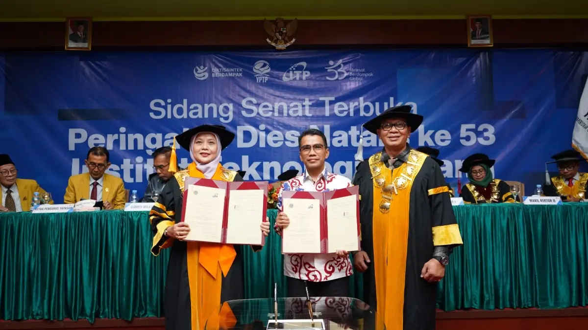 MOU: Rektor ITP Prof Maidiawati dan Kepala Kantor Wilayah ATR/BPN
Sumbar Teddi Guspriadi, S.SiT, M.Sc usai penandatanganan Nota
Kesepahaman (MoU), Rabu (8/4).(DOK ITP)