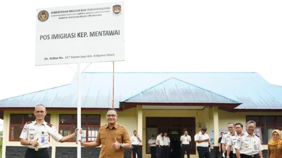 Program Simentai Imigrasi Padang layani paspor dan izin tinggal di Mentawai, sekaligus perketat pengawasan WNA dan bahas kantor imigrasi baru.